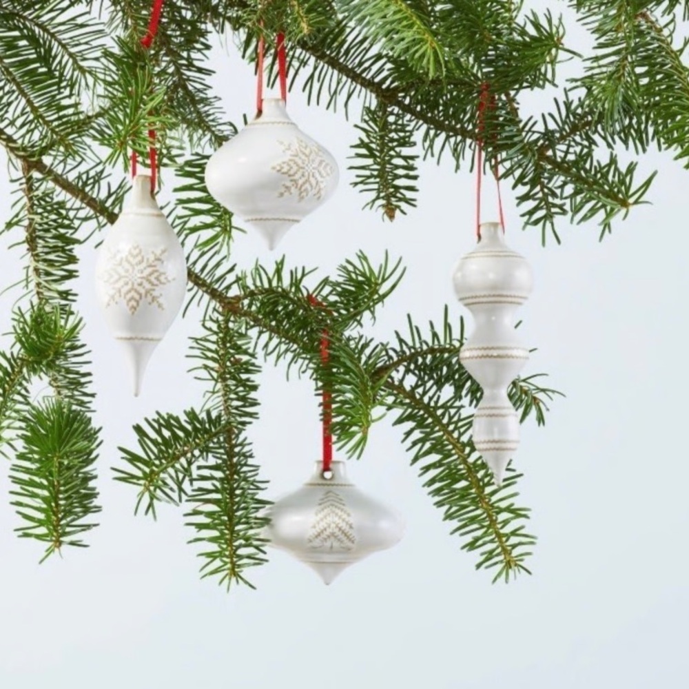 Like New Hearth & Hand with Magnolia ornaments x4
